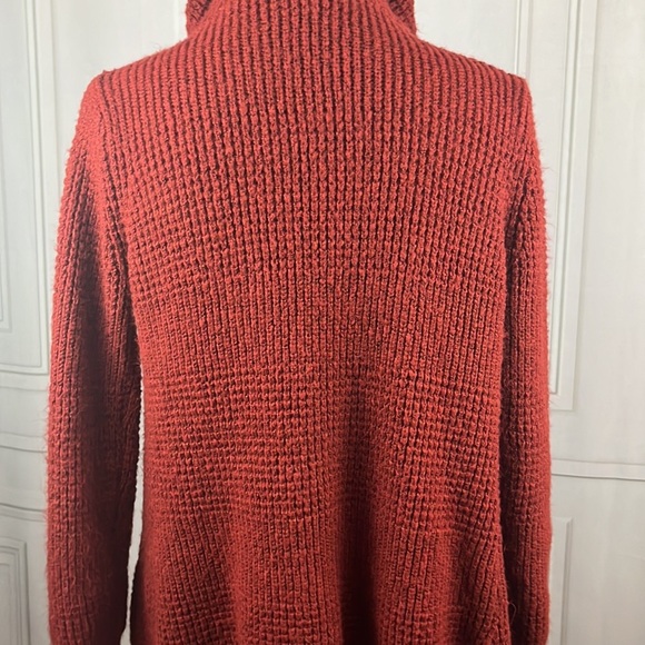 Red fuzzy cardigan 🖤 - Picture 9 of 12